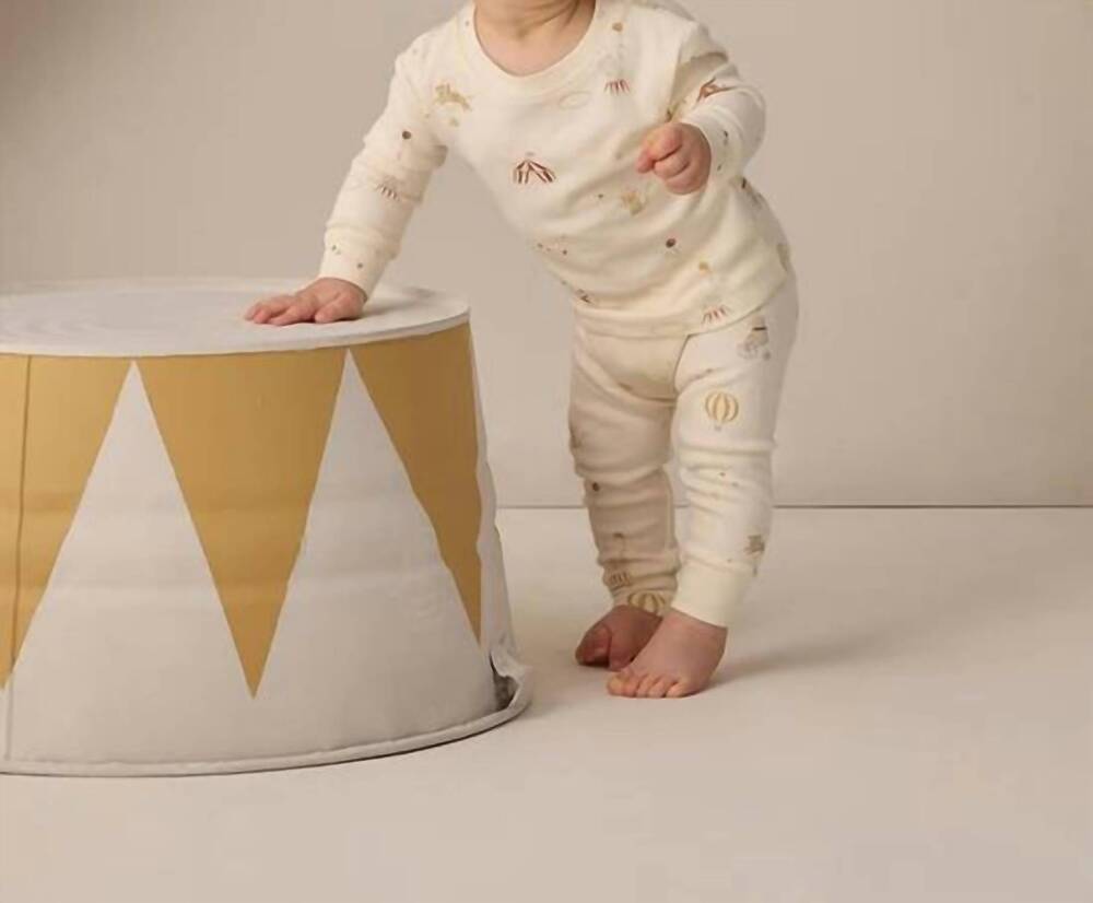 NEW QUINCY MAE jersey pajama set in carnival